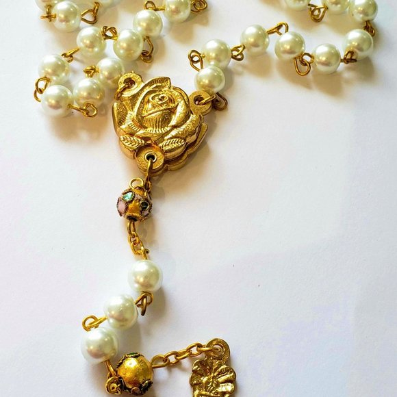Variety of Rosaries - Picture 2 of 11